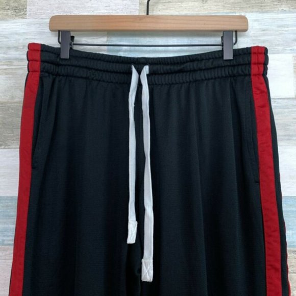 Nike Classic Track Sweatpants Black Red Mesh Lined Wide Leg Athletic Gym Mens XL - Picture 2 of 8